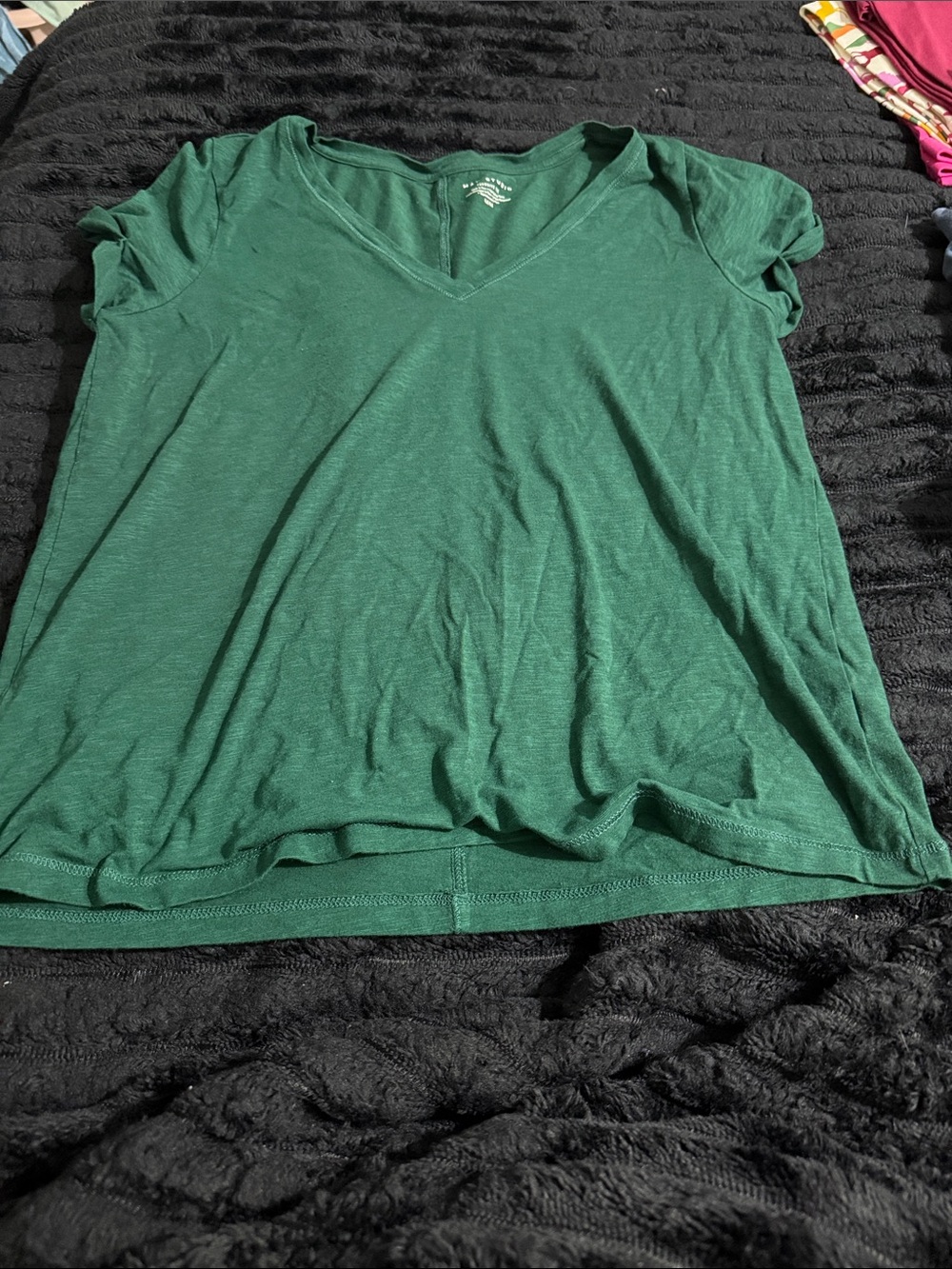 Max Studio Green V-Neck Short Sleeve Tee